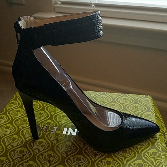 Pumps - Picture 3 of 5